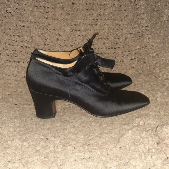 Vintage CASADEI-Black Silk/Satin Bootie-Ribbon Lace-Cuban Heel-Sz 38.5-Near Mint - Picture 4 of 7